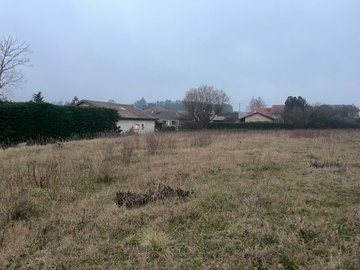 Terrain constructible à Chuzelles (38200)